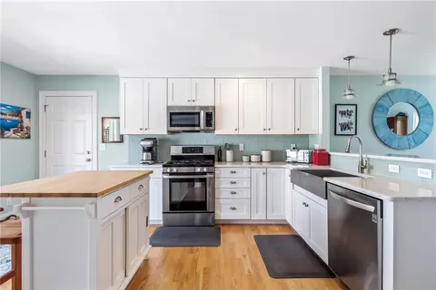 Kitchen - 406 Corey Ln, Middletown, RI 02842 photo 1 of 3