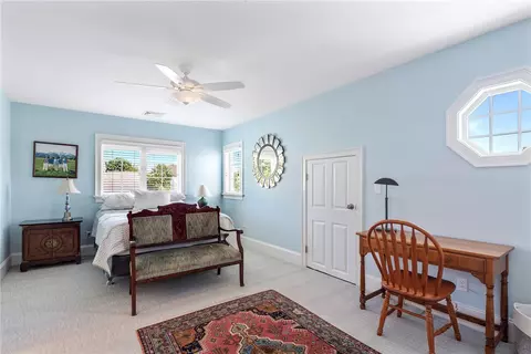 Bedroom - 406 Corey Ln, Middletown, RI 02842 photo 4 of 5