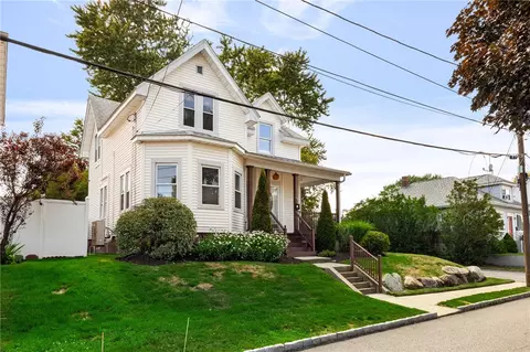 48 Wollaston St, Cranston, RI 02910