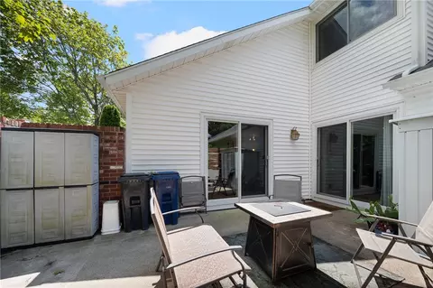 Exterior - 933 Williamsburg Cir, Warwick, RI 02886 photo 6 of 10