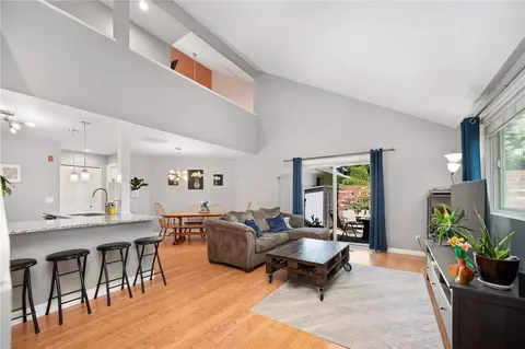 933 Williamsburg Cir, Warwick, RI 02886
