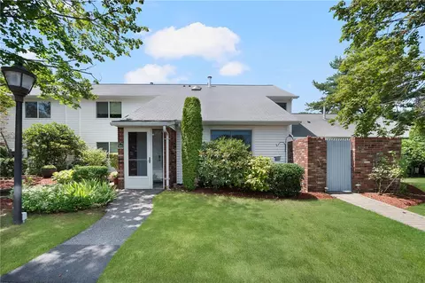 Exterior - 933 Williamsburg Cir, Warwick, RI 02886 photo 1 of 10