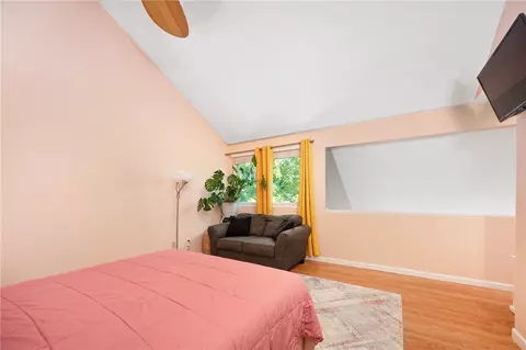 Bedroom - 933 Williamsburg Cir, Warwick, RI 02886 photo 4 of 4
