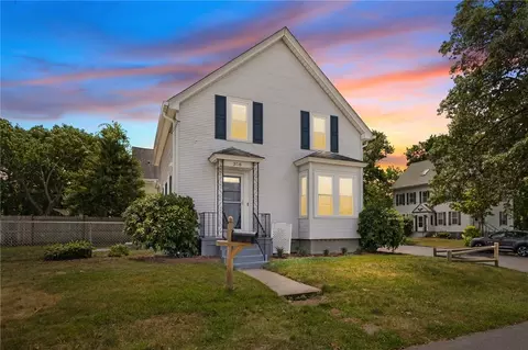 358 Pawtuxet Ave, Warwick, RI 02888