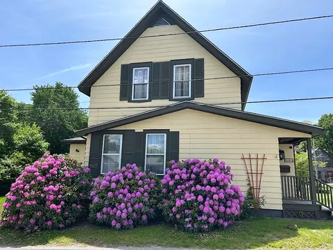 104 Waterview Ave, Riverside, RI 02915