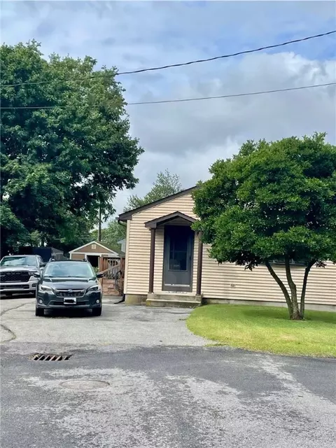 2 Timberwolf Dr, Cumberland, RI 02864