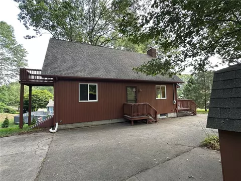 3 Ledgewood Dr, Westerly, RI 02891 photo 4