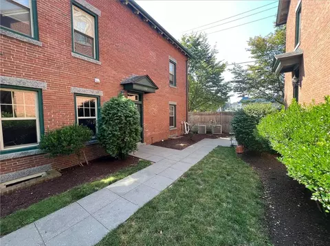 1742 Lonsdale Ave #5, Lincoln, RI 02865