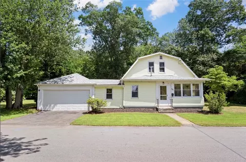 40 Lima St, Warwick, RI 02889