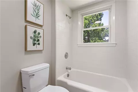 Bath - 40 Lima St, Warwick, RI 02889 photo 2 of 2
