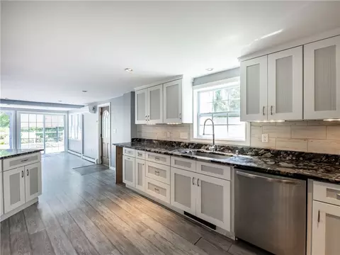 44 Riverside Ave, Warwick, RI 02889 photo 12