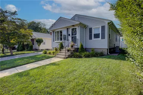 75 Sylvia Ave, North Providence, RI 02911