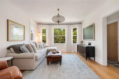 127 Irving Ave #4, Providence, RI 02906