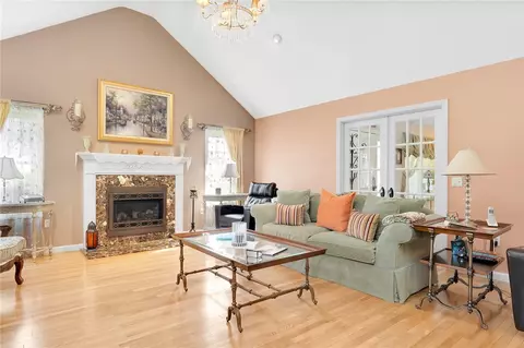 Living - 14 Piezzo Dr, Westerly, RI 02891 photo 2 of 4