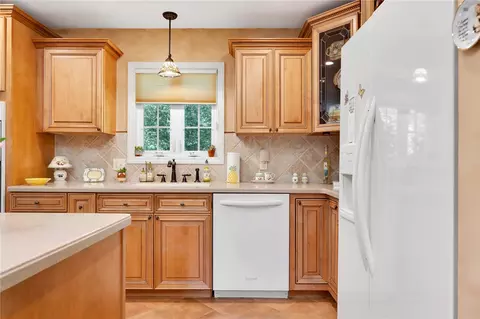 Kitchen - 14 Piezzo Dr, Westerly, RI 02891 photo 4 of 4
