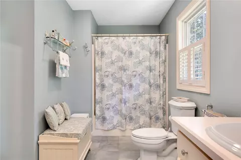 Bath - 14 Piezzo Dr, Westerly, RI 02891 photo 3 of 5