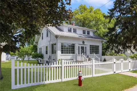 110 Spofford Ave, Warwick, RI 02888