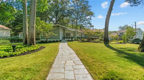 12 Kenmore Way, Lincoln, RI 02865