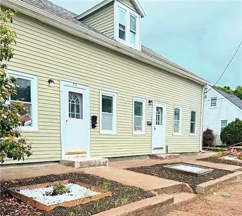30 Harris St, Coventry, RI 02816