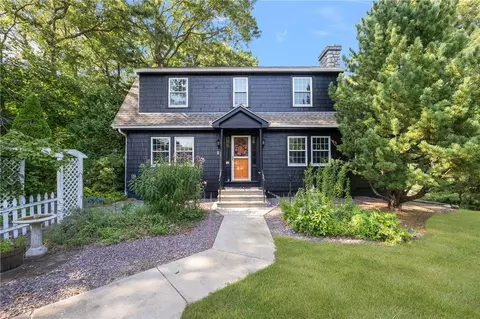 2 Haywood Rd, Coventry, RI 02816