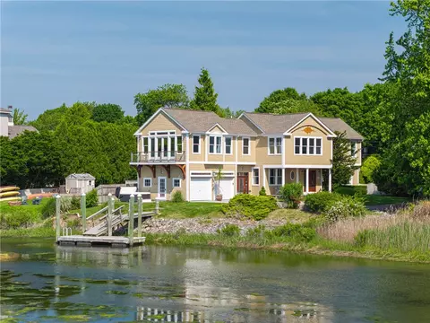 137 Congdon Ave, North Kingstown, RI 02852