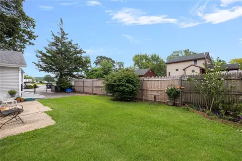 Exterior - 3 Sheffield St, Warwick, RI 02889 photo 2 of 4