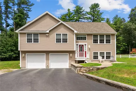 76 Lakehurst Dr, Coventry, RI 02816