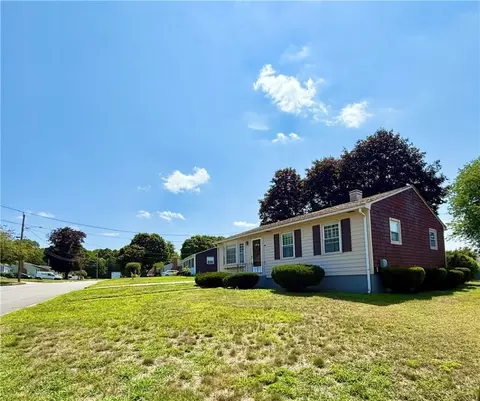 Exterior - 86 Hasley Rd, Woonsocket, RI 02895 photo 4 of 7