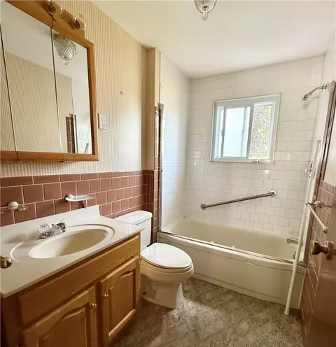 Bath - 86 Hasley Rd, Woonsocket, RI 02895 photo 1 of 1