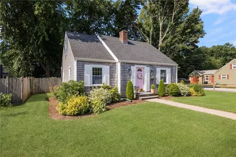 154 Chapmans Ave, Warwick, RI 02886 photo 2