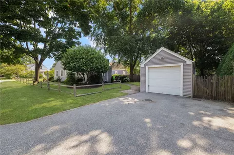 154 Chapmans Ave, Warwick, RI 02886 photo 11