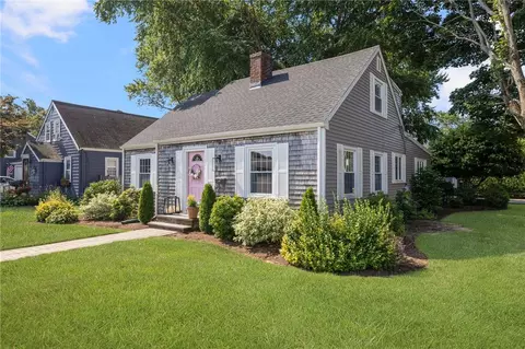 154 Chapmans Ave, Warwick, RI 02886 photo 3