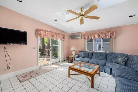 154 Chapmans Ave, Warwick, RI 02886 photo 15