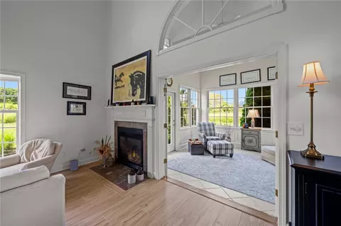 Entry Way - 109 Corey Ln, Middletown, RI 02842 photo 2 of 8