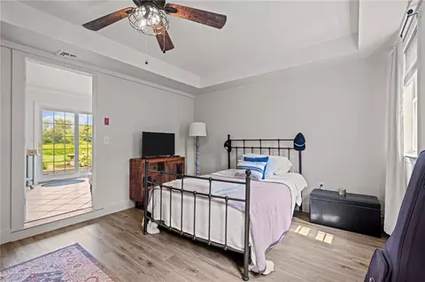 Bedroom - 109 Corey Ln, Middletown, RI 02842 photo 2 of 6