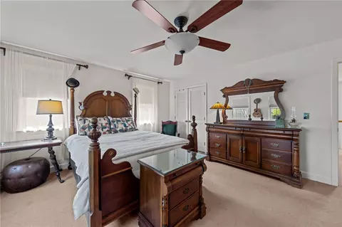 Bedroom - 109 Corey Ln, Middletown, RI 02842 photo 5 of 6