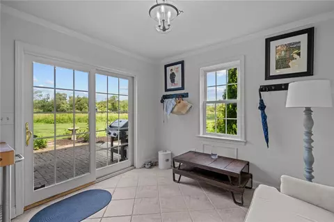Entry Way - 109 Corey Ln, Middletown, RI 02842 photo 3 of 8