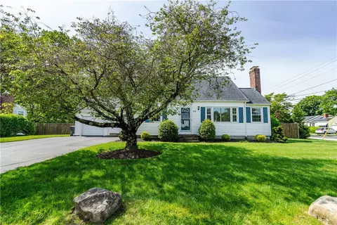 170 Pilgrim Pkwy, Warwick, RI 02888