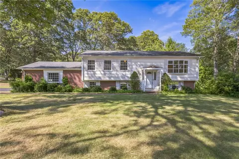 51 Whitman Dr, North Kingstown, RI 02852