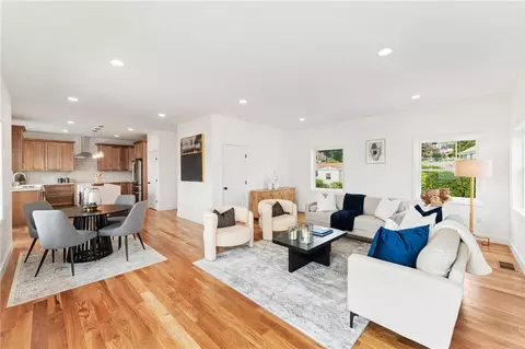 41 Burnett Rd, Warwick, RI 02889 photo 7