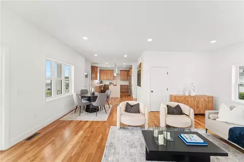 41 Burnett Rd, Warwick, RI 02889 photo 8