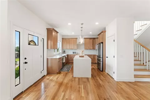 41 Burnett Rd, Warwick, RI 02889 photo 4