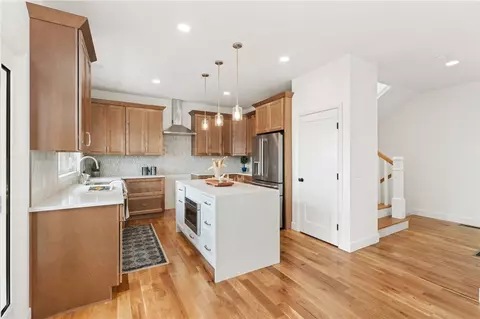 41 Burnett Rd, Warwick, RI 02889 photo 5