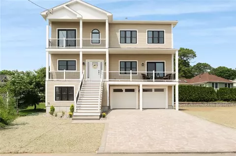 51 Burnett Rd, Warwick, RI 02889