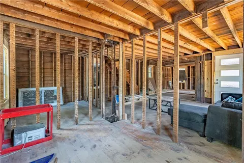 Entry Way - 241 Cato St, Woonsocket, RI 02895 photo 3 of 11