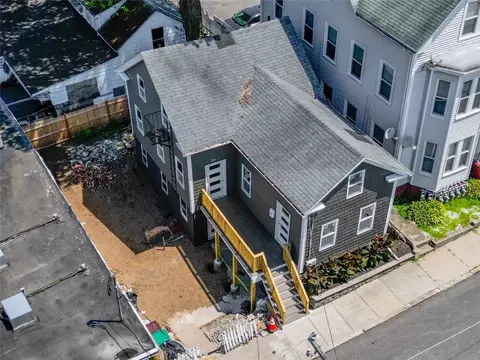 241 Cato St, Woonsocket, RI 02895