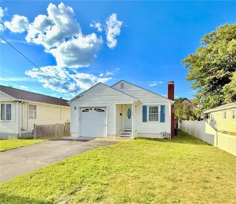 146 Saratoga Ave, Pawtucket, RI 02861