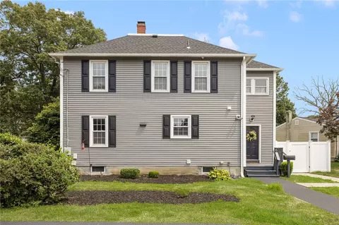6 Larkspur Rd, Warwick, RI 02886