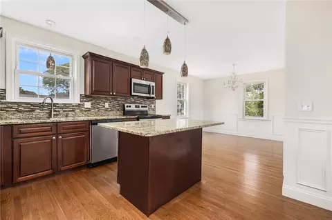 6 Larkspur Rd, Warwick, RI 02886 photo 8