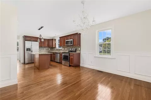 6 Larkspur Rd, Warwick, RI 02886 photo 13